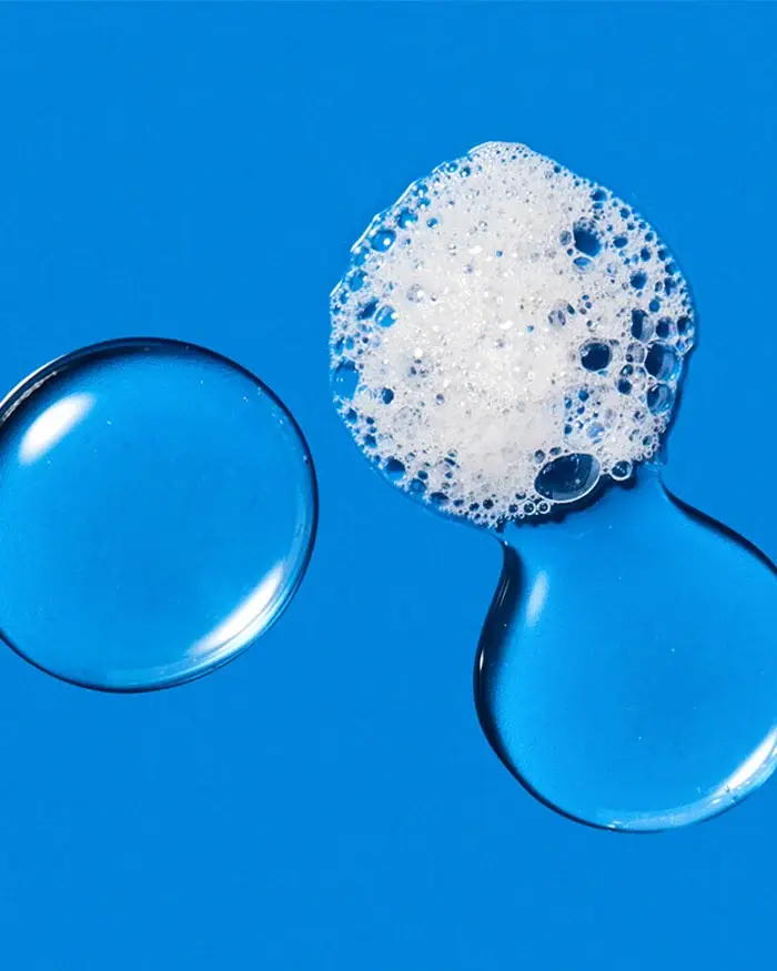 hydrating-foaming-oil-cleanser-texture-lg.webp
