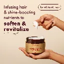 ManukaHoneyMafuraOil-InUse-Masque.webp